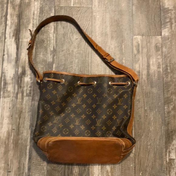 Louis Vuitton Bags Vintage Louis Vuitton Large Bag Poshmark